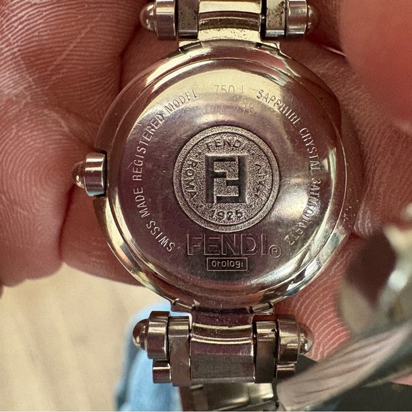 FENDI Black and Stainless Steal Timepiece FUNCTIONAL AUTHENTIC - Picture 8 of 13